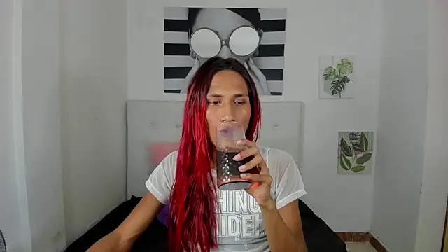 Snapshot of Brisahott chatting on 11-06-25, 01:39 Brisahott online show from 11-06-25, 01:39