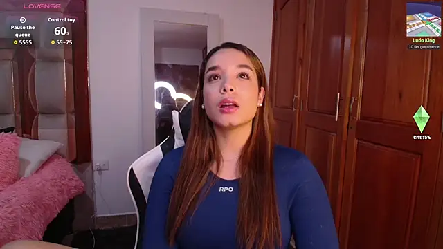 emilyaboott online show from 04-12-26, 09:42