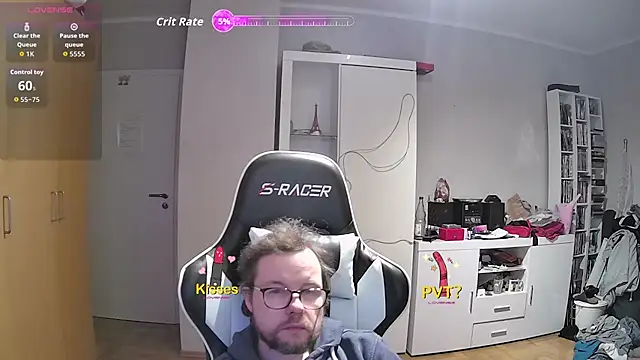 Snapshot of larsgessner30 chatting on 11-08-25, 06:29 larsgessner30 online show from 11-08-25, 06:29