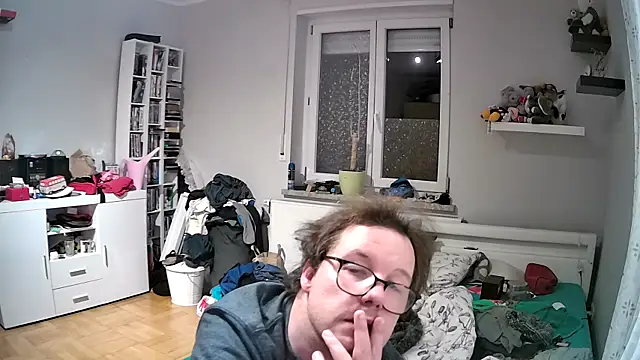 Snapshot of larsgessner30 chatting on 11-19-25, 09:59 larsgessner30 online show from 11-19-25, 09:59