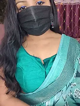 Snapshot of Tanvi-patil chatting on 10-17-25, 03:47 Tanvi-patil online show from 10-17-25, 03:47