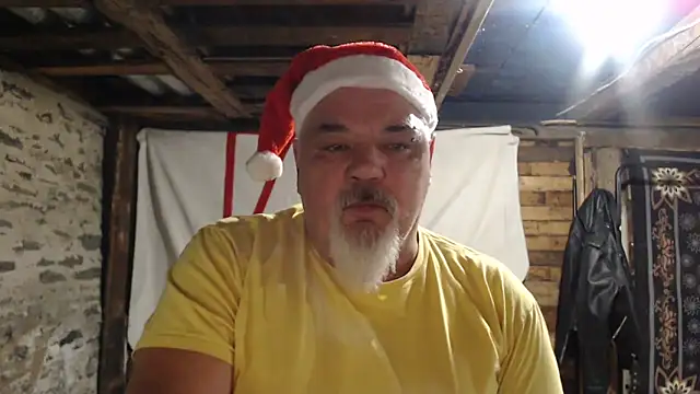 Snapshot of Newfiesausage1972 chatting on 12-18-25, 11:16 Newfiesausage1972 online show from 12-18-25, 11:16