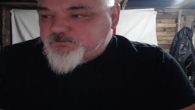 Snapshot of Newfiesausage1972 chatting on 12-21-25, 12:34 Newfiesausage1972 online show from 12-21-25, 12:34