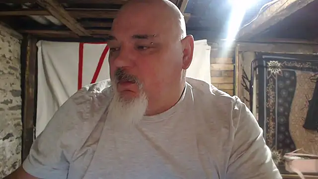 Newfiesausage1972 online show from 01-12-26, 09:36