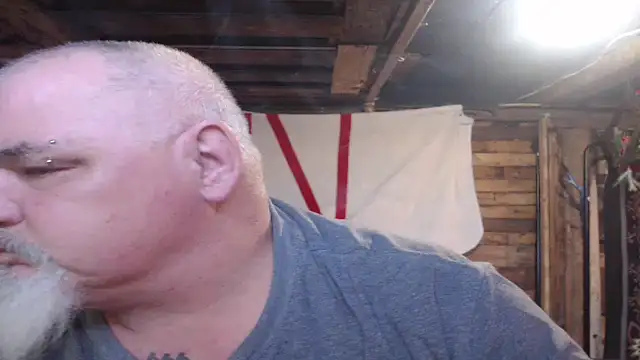 Newfiesausage1972 online show from 01-31-26, 08:51