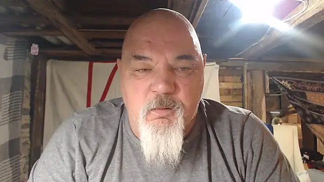 Newfiesausage1972 online show from 02-27-26, 10:15