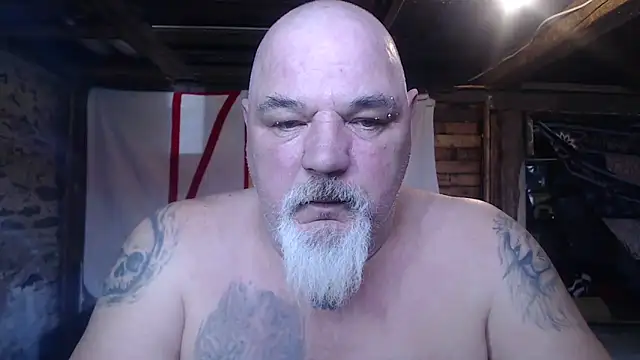 Newfiesausage1972 online show from 03-24-26, 03:28