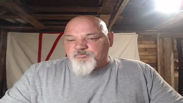 Snapshot of Newfiesausage1972 chatting on 05-31-26, 10:55 Newfiesausage1972 online show from 05-31-26, 10:55