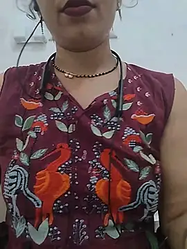 Snapshot of Simaran_bhabhi chatting on 06-13-26, 04:49 Simaran bhabhi online show from 06-13-26, 04:49