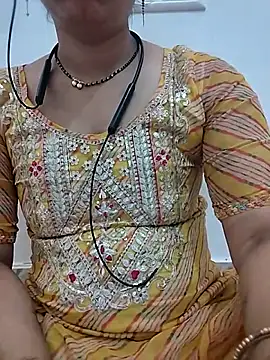 Snapshot of Simaran_bhabhi chatting on 06-15-26, 12:35 Simaran bhabhi online show from 06-15-26, 12:35