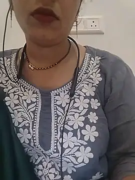 Snapshot of Simaran_bhabhi chatting on 06-16-26, 01:08 Simaran bhabhi online show from 06-16-26, 01:08