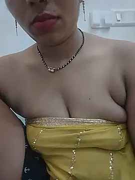 Snapshot of Simaran_bhabhi chatting on 06-19-26, 12:15 Simaran bhabhi online show from 06-19-26, 12:15