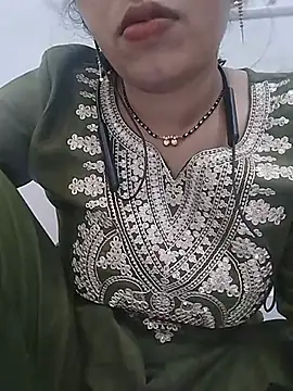 Snapshot of Simaran_bhabhi chatting on 07-15-26, 05:45 Simaran bhabhi online show from 07-15-26, 05:45