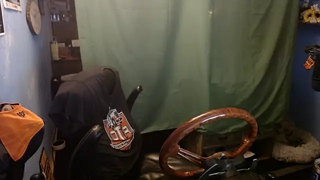 long thinmint86 online show from 01-14-25, 01:28