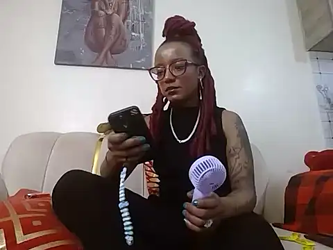 Snapshot of hoely_grail01 chatting on 03-18-26, 09:29 hoely grail01 online show from 03-18-26, 09:29