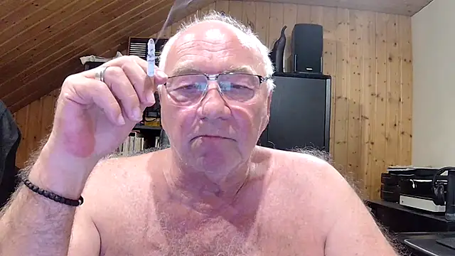Snapshot of biggandybig chatting on 05-02-26, 12:37 biggandybig online show from 05-02-26, 12:37
