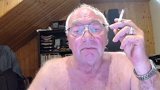 Snapshot of biggandybig chatting on 05-04-26, 10:17 biggandybig online show from 05-04-26, 10:17