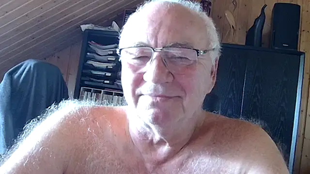 Snapshot of biggandybig chatting on 05-08-26, 01:16 biggandybig online show from 05-08-26, 01:16