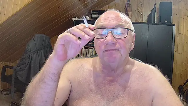 Snapshot of biggandybig chatting on 05-28-26, 12:52 biggandybig online show from 05-28-26, 12:52