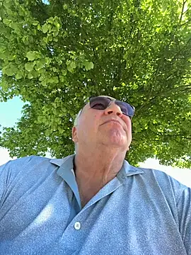 Snapshot of biggandybig chatting on 05-28-26, 02:25 biggandybig online show from 05-28-26, 02:25