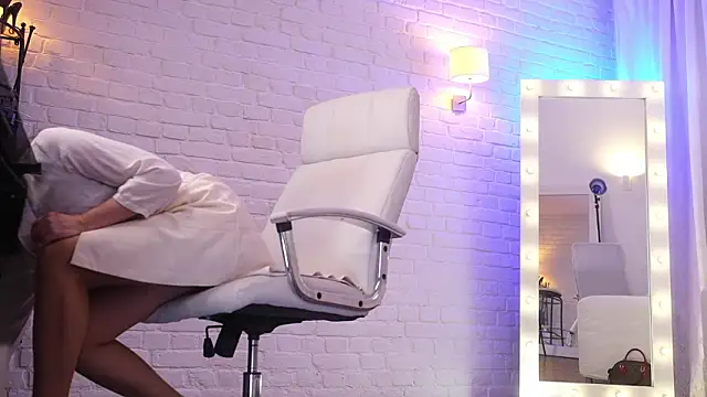 Snapshot of Nylon_Legs chatting on 01-16-26, 10:03 Nylon Legs online show from 01-16-26, 10:03