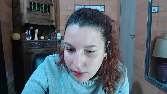 Snapshot of alexia_87 chatting on 11-20-25, 02:45 alexia 87 online show from 11-20-25, 02:45