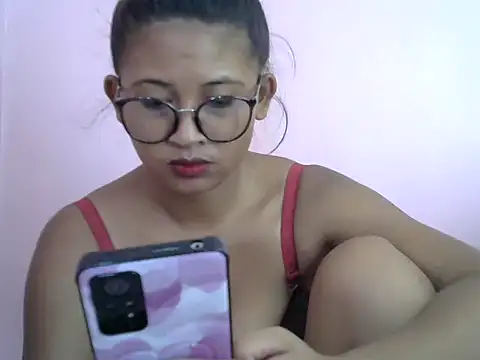Snapshot of karen_sexy69 chatting on 02-16-25, 07:26 karen sexy69 online show from 02-16-25, 07:26
