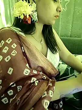 Snapshot of Divya_girl chatting on 02-16-25, 10:54 Divya girl online show from 02-16-25, 10:54