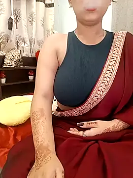 Snapshot of Divya_girl chatting on 10-13-25, 03:34 Divya girl online show from 10-13-25, 03:34