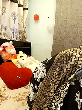 Snapshot of Divya_girl chatting on 11-15-25, 08:44 Divya girl online show from 11-15-25, 08:44