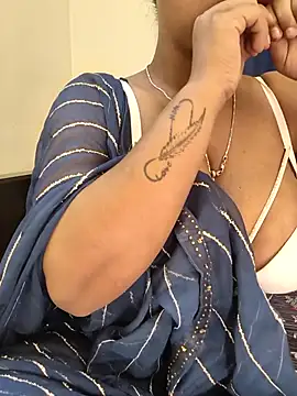 Snapshot of Divya_girl chatting on 12-16-25, 09:58 Divya girl online show from 12-16-25, 09:58