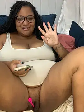 Snapshot of SweetLizzyBBW chatting on 05-10-26, 10:48 SweetLizzyBBW online show from 05-10-26, 10:48