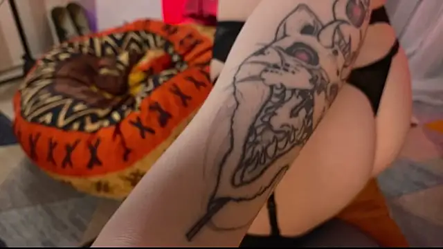 EmmyAmbros online show from 04-18-26, 09:37