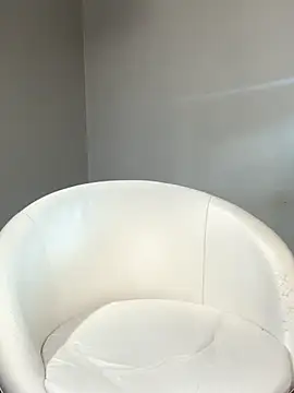 Snapshot of Artur_Anna chatting on 10-04-25, 08:07 Artur Anna online show from 10-04-25, 08:07