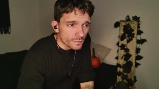 Snapshot of JackDesFeux chatting on 10-26-25, 06:41 JackDesFeux online show from 10-26-25, 06:41