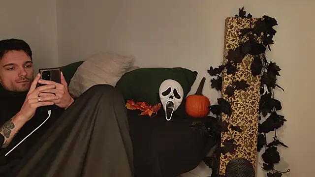 Snapshot of JackDesFeux chatting on 10-31-25, 03:18 JackDesFeux online show from 10-31-25, 03:18