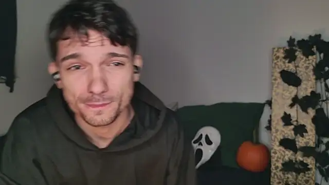 Snapshot of JackDesFeux chatting on 10-31-25, 11:17 JackDesFeux online show from 10-31-25, 11:17