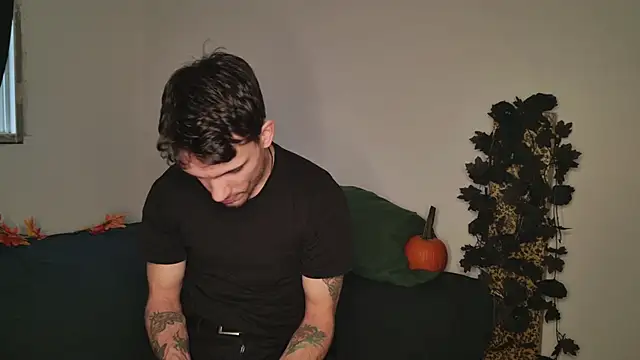 Snapshot of JackDesFeux chatting on 11-03-25, 08:32 JackDesFeux online show from 11-03-25, 08:32