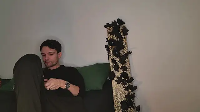 Snapshot of JackDesFeux chatting on 11-11-25, 10:37 JackDesFeux online show from 11-11-25, 10:37