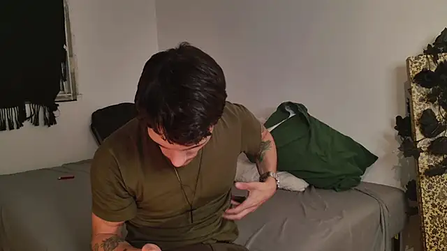 Snapshot of JackDesFeux chatting on 11-19-25, 06:57 JackDesFeux online show from 11-19-25, 06:57