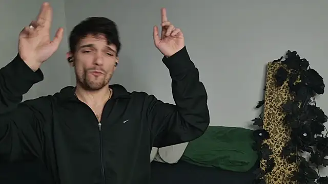 Snapshot of JackDesFeux chatting on 11-23-25, 11:48 JackDesFeux online show from 11-23-25, 11:48