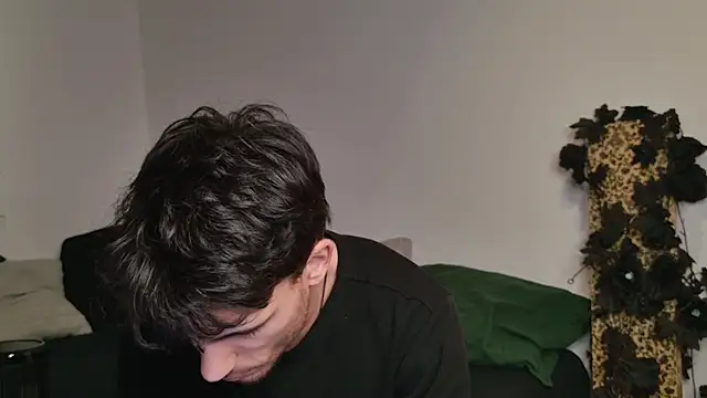 Snapshot of JackDesFeux chatting on 12-03-25, 02:08 JackDesFeux online show from 12-03-25, 02:08