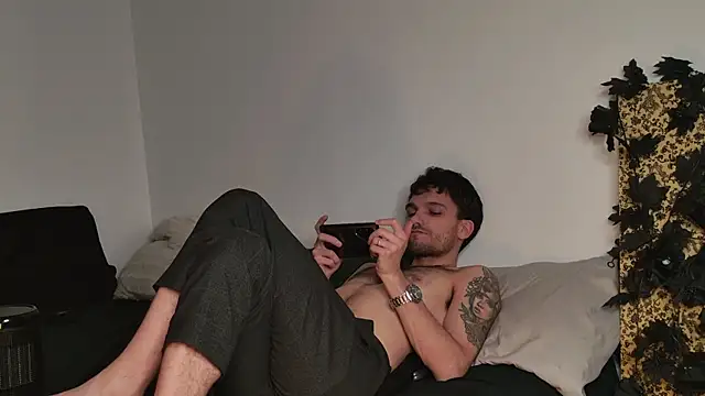 Snapshot of JackDesFeux chatting on 12-04-25, 08:34 JackDesFeux online show from 12-04-25, 08:34