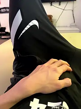 Snapshot of Sturmi18 chatting on 01-10-26, 11:45 Sturmi18 online show from 01-10-26, 11:45