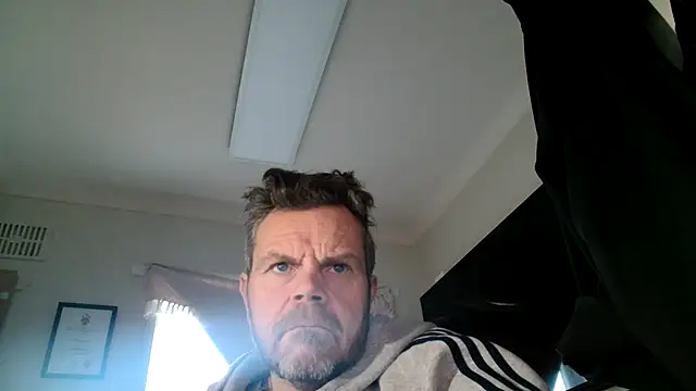 Snapshot of toptugger chatting on 02-14-25, 07:59 toptugger online show from 02-14-25, 07:59