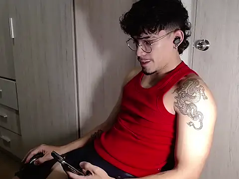 Snapshot of BigDragonBoy chatting on 02-04-26, 12:16 BigDragonBoy online show from 02-04-26, 12:16