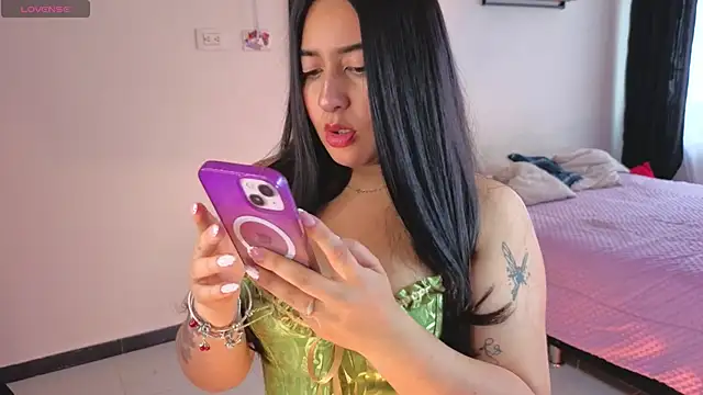 serenna se online show from 04-06-26, 08:10