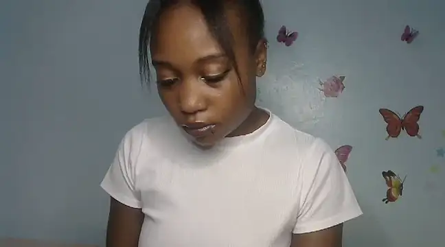 laetitia  online show from 03-06-25, 01:46