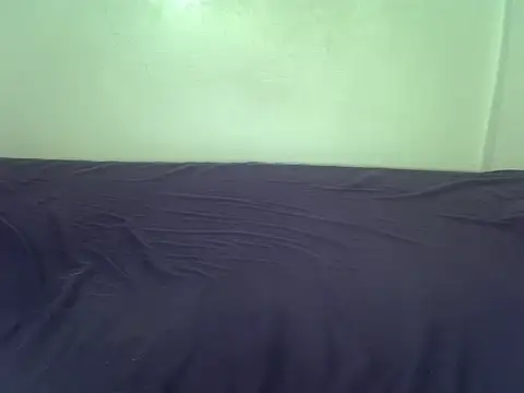 laetitia  online show from 11-26-25, 10:55