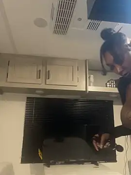 Snapshot of CUMQUEEN-XXX69 chatting on 09-20-25, 03:51 CUMQUEEN-XXX69 online show from 09-20-25, 03:51